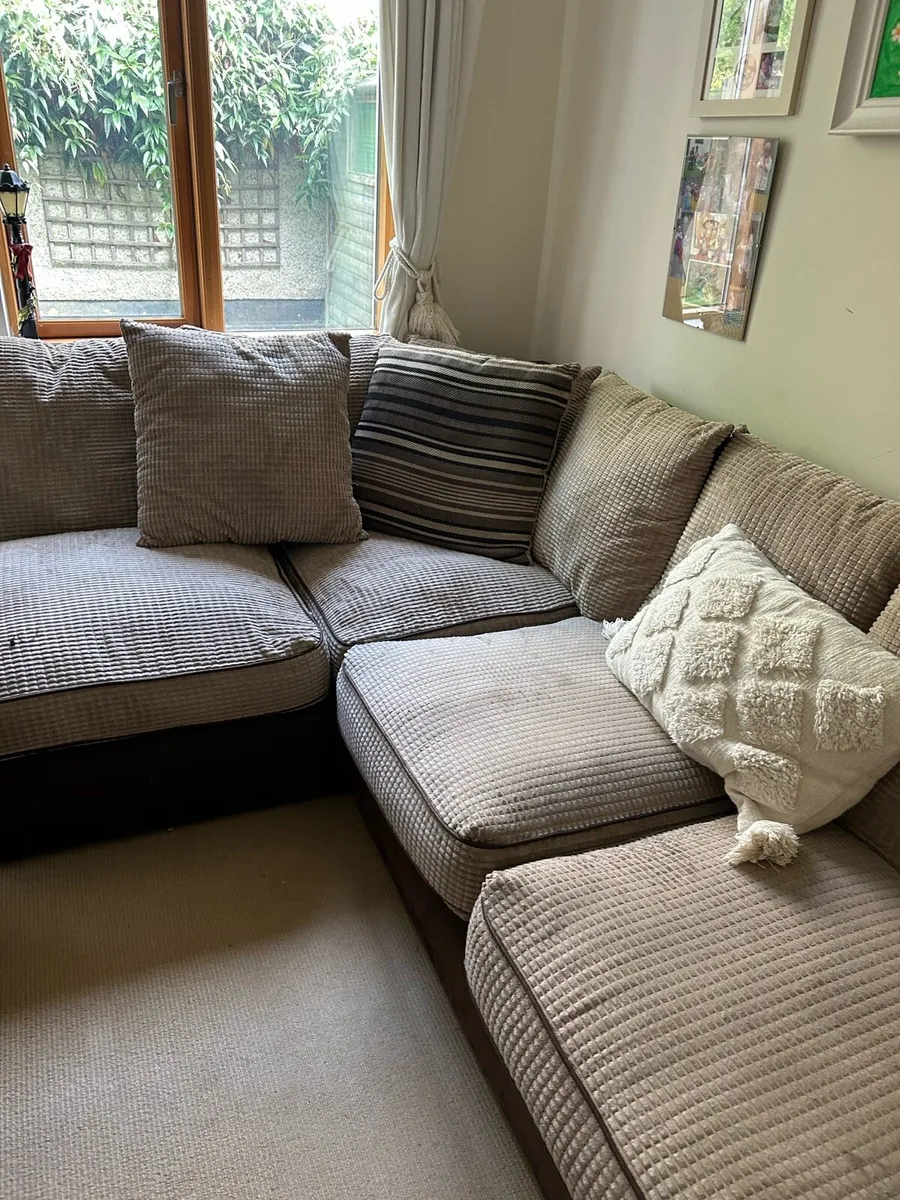 Couch - L shaped - Image 3