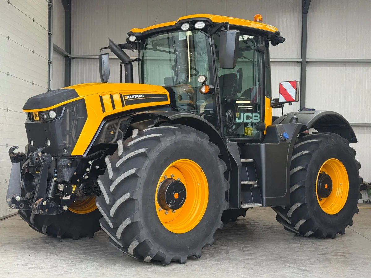 2021 JCB 4220 Fastrac ***3700 hours!*** - Image 1