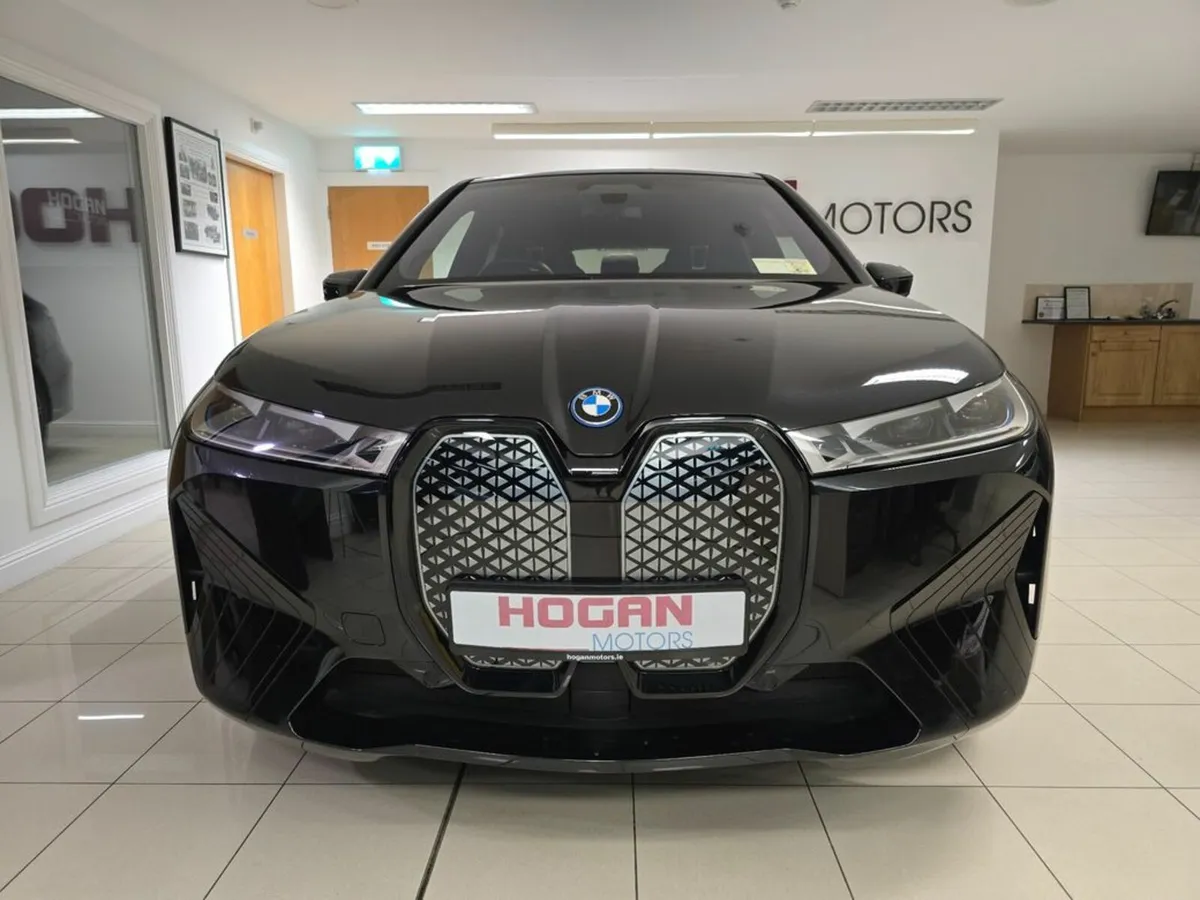 BMW iX X drive 50 M Sport *HUGE SPEC* - Image 2