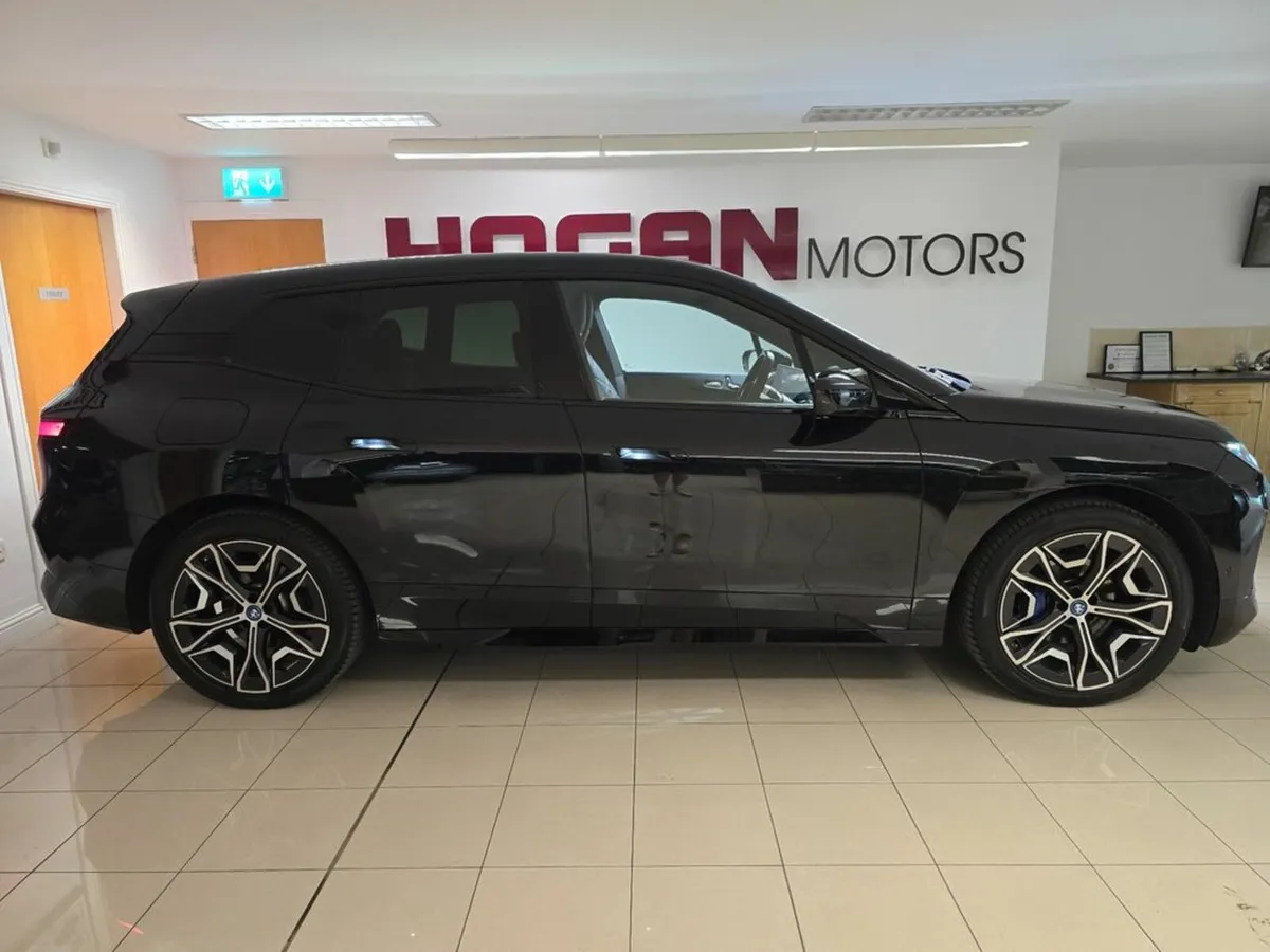 BMW iX X drive 50 M Sport *HUGE SPEC* - Image 3