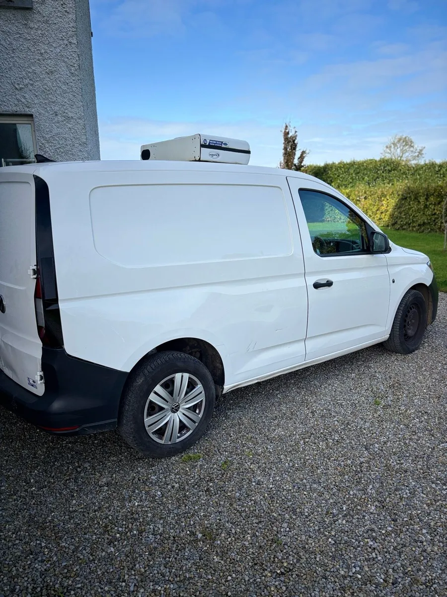 212 VW Caddy Fridge Van DOE 05/26 - Image 2