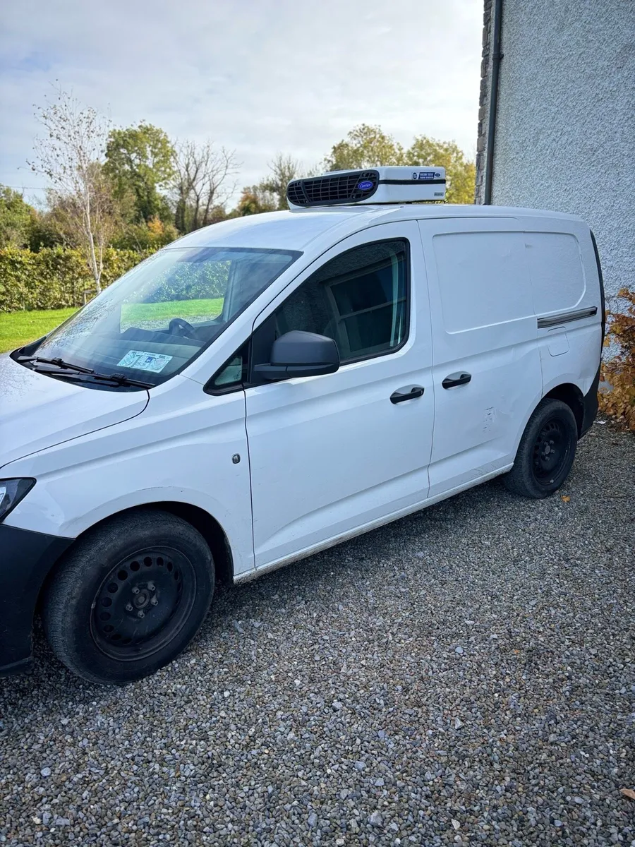 212 VW Caddy Fridge Van DOE 05/26 - Image 3