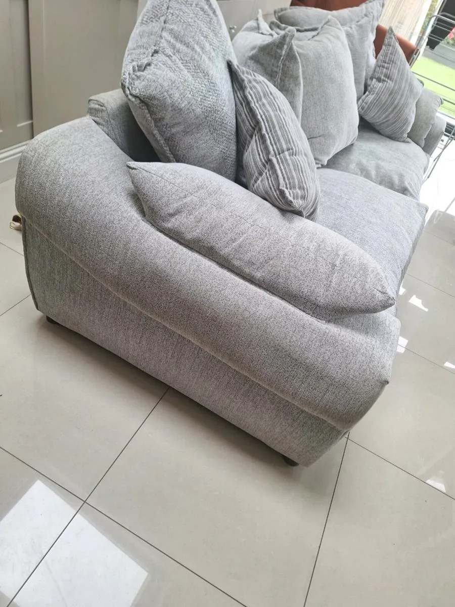 Couch/Sofa - Image 2