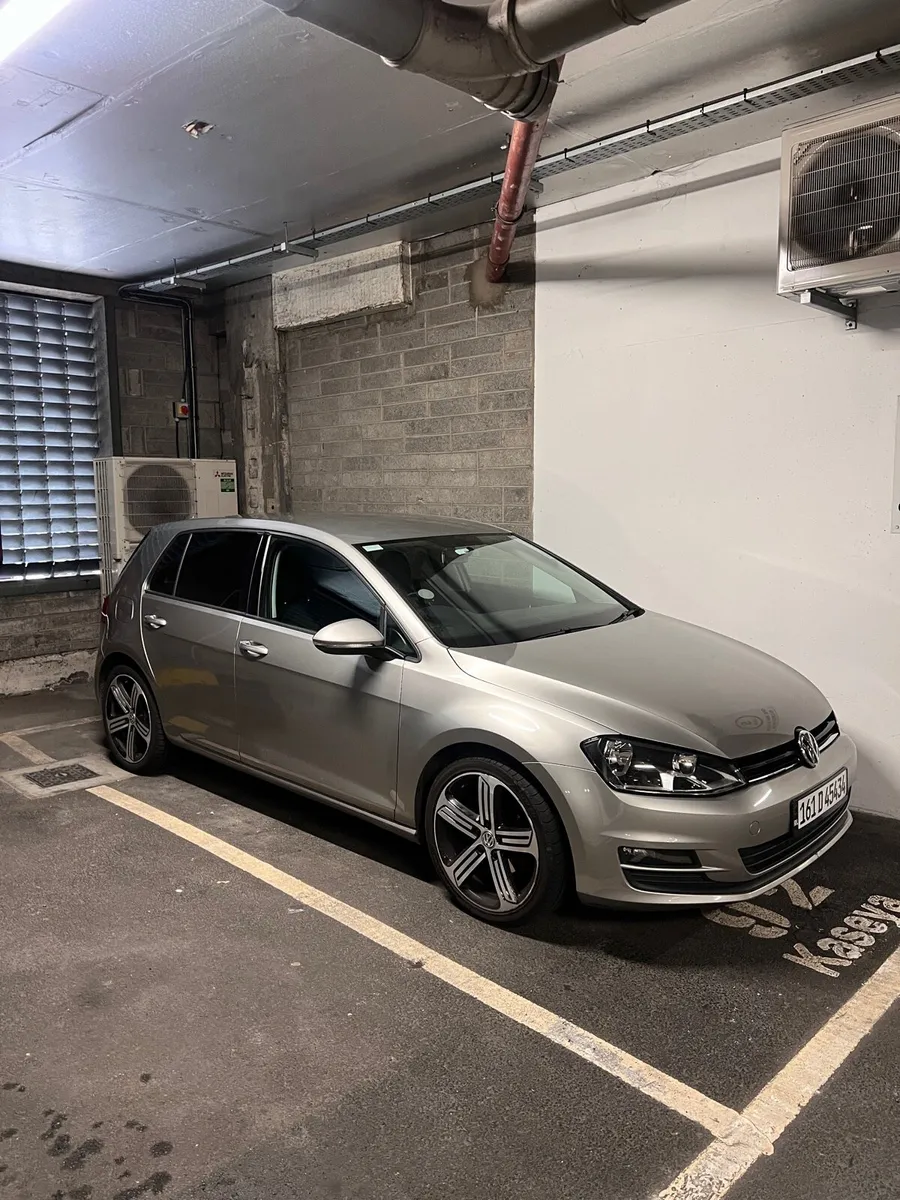 Volkswagen Golf Trendline - Image 1