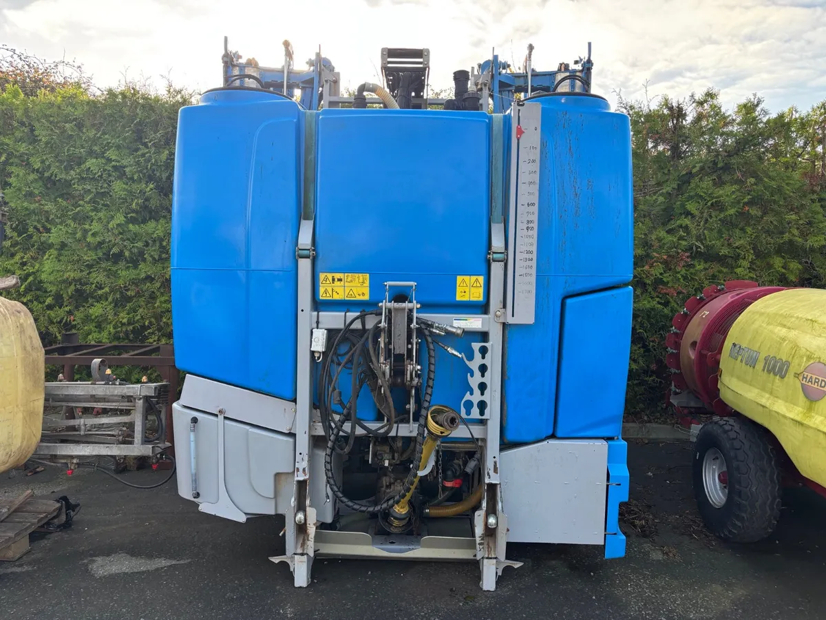 2017 Lemken Sirius 1600L 21M Sprayer - Image 1
