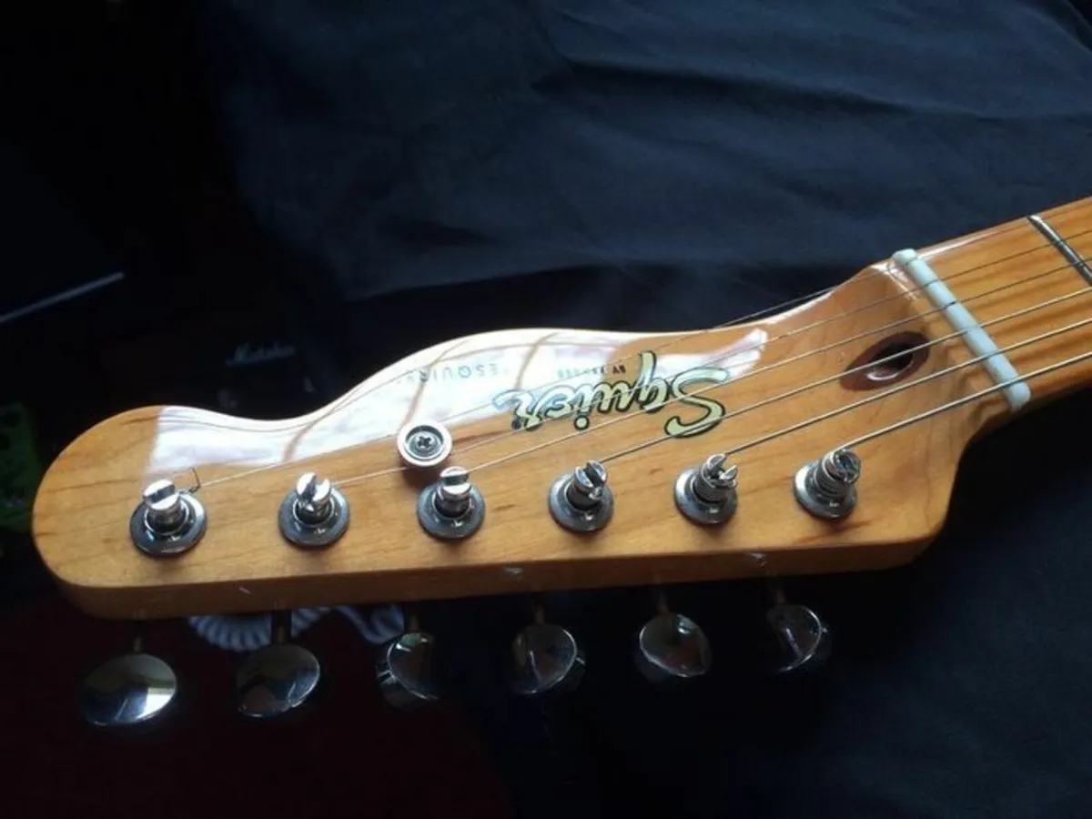 Squire Esquire / Telecaster in pristine condition - Image 3