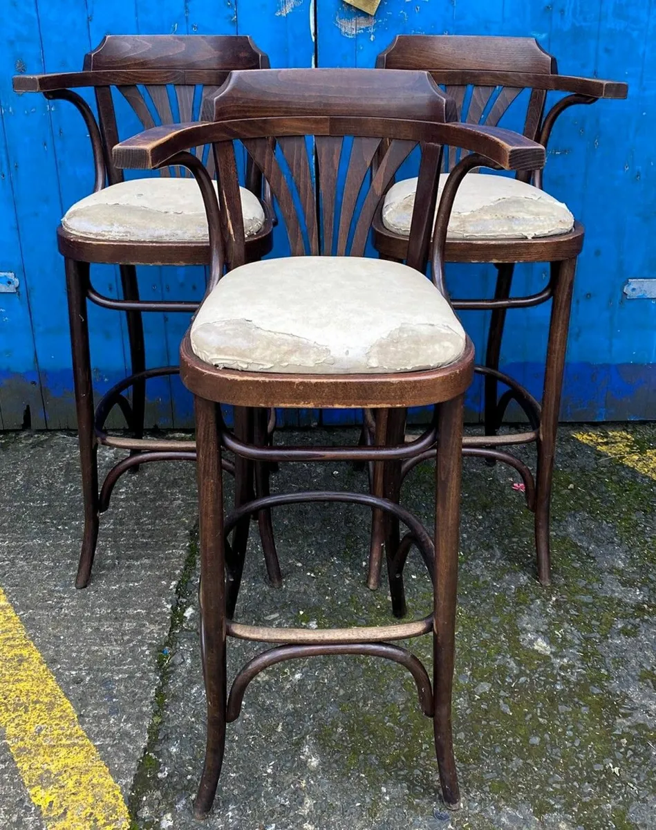BENTWOOD BAR STOOLS £55 EACH - Image 1