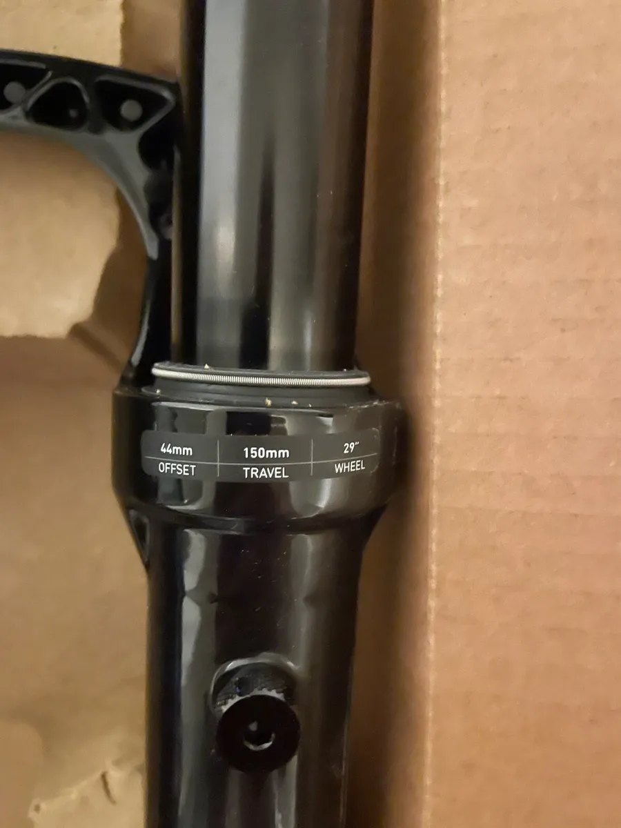 Rockshox Lyrik ultimate fork 150mm travel - Image 4