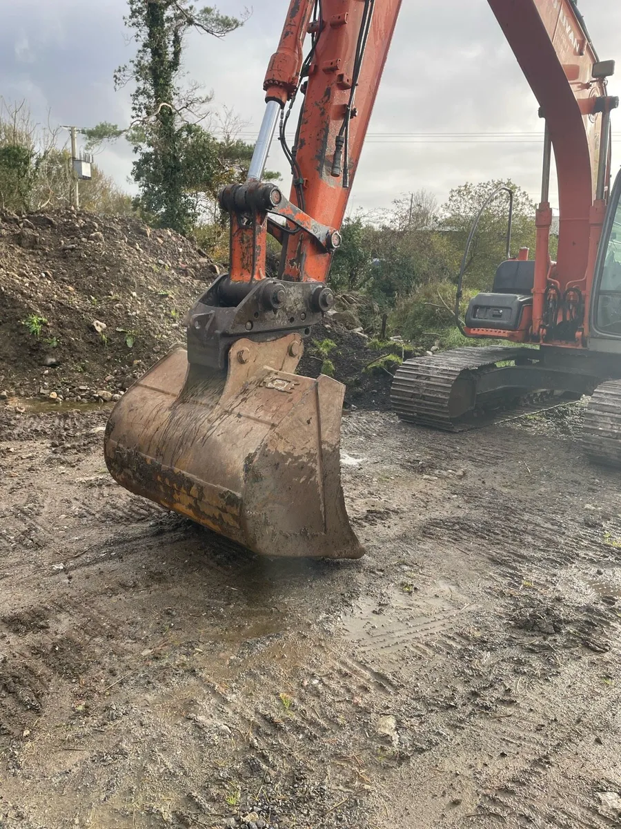 Hitachi 130 - Image 4