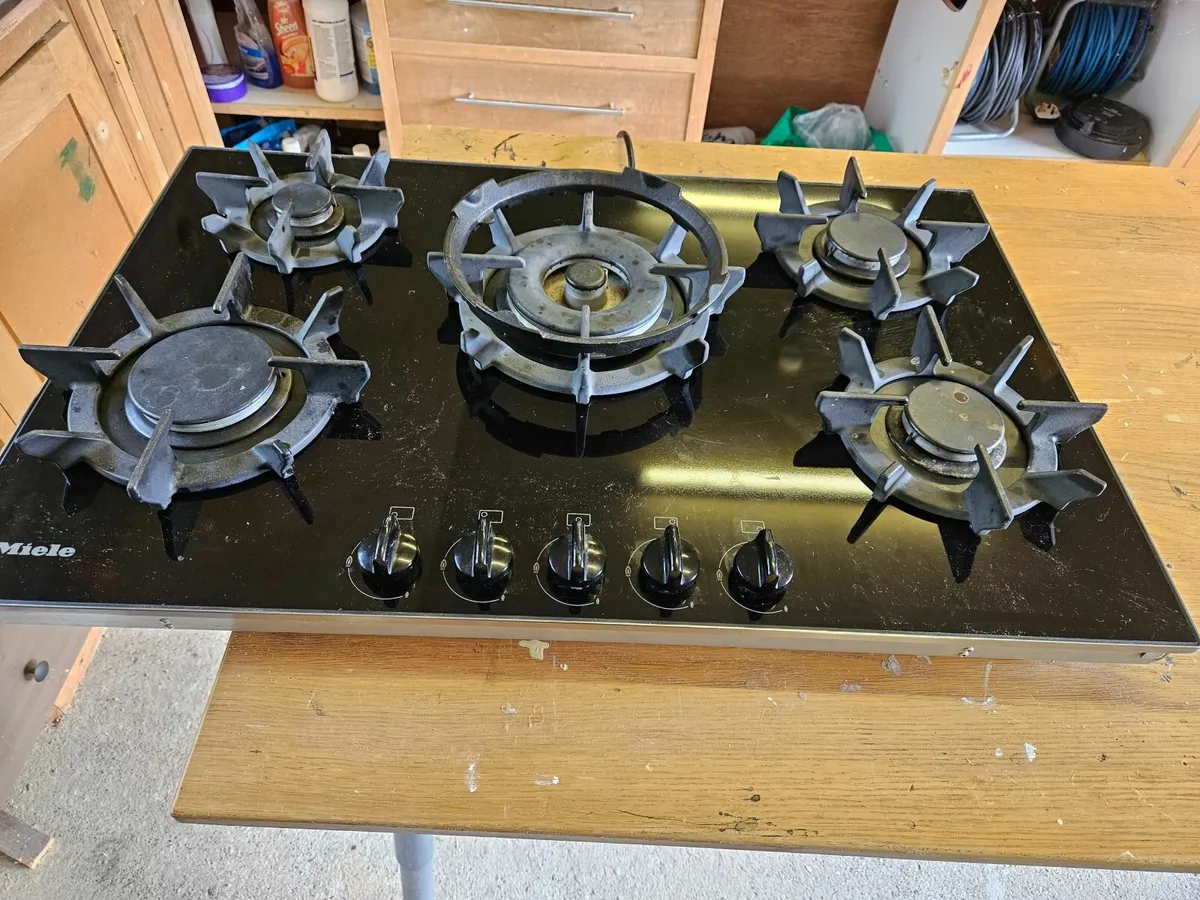 Kitchen hob - gas - Image 1