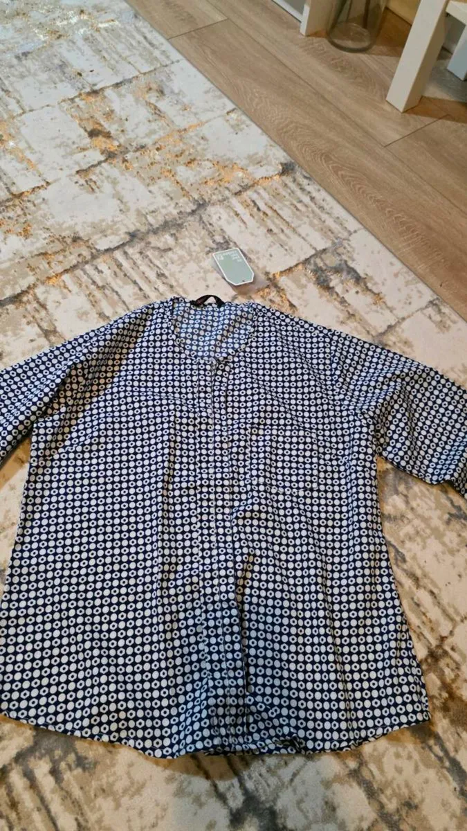 Set of 3 women's tops - Image 1