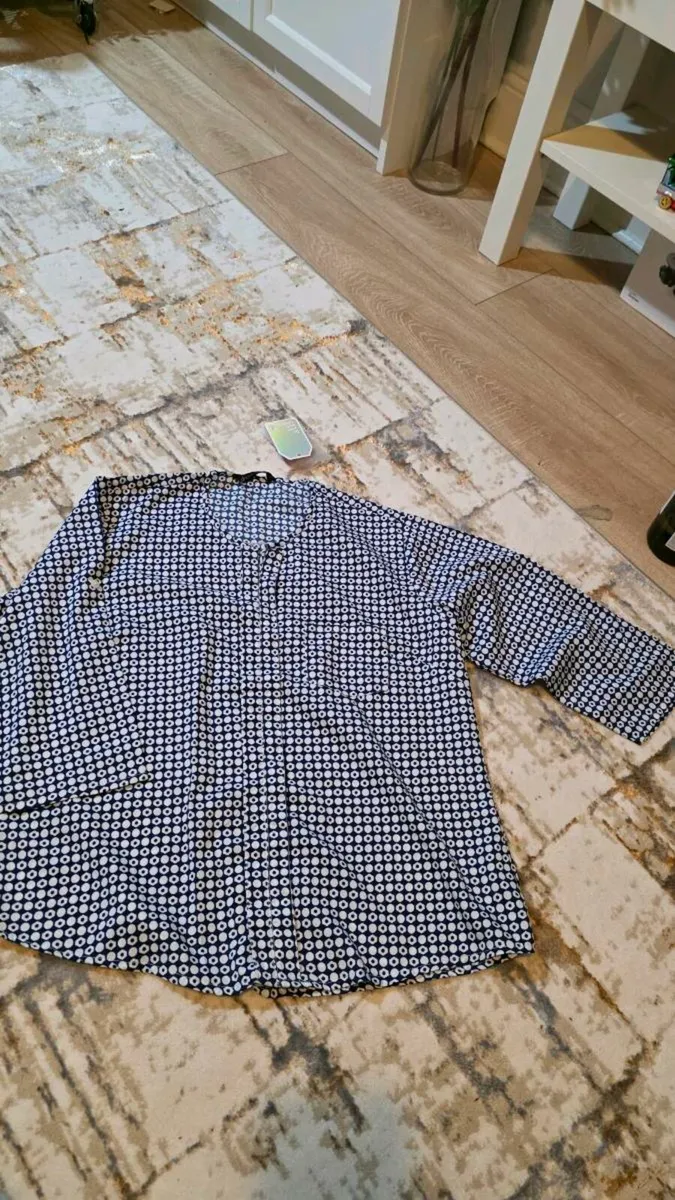 Set of 3 women's tops - Image 2