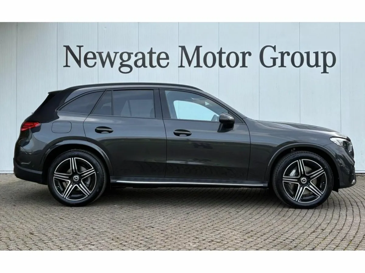 Mercedes-Benz GLC 220D 4MATIC AMG Line Plus - Image 4