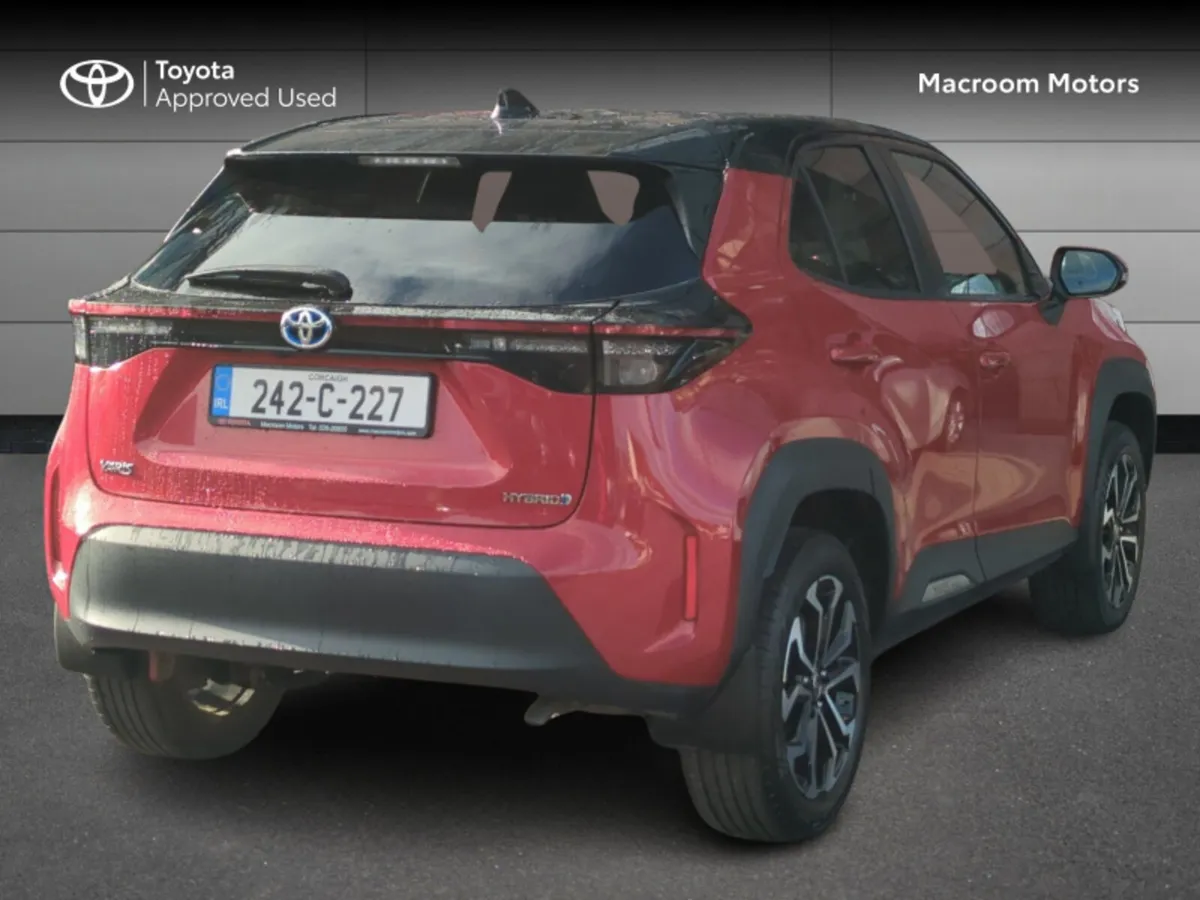 Toyota Yaris CROSS LUNA SPORT 4DR AUTO - Image 2