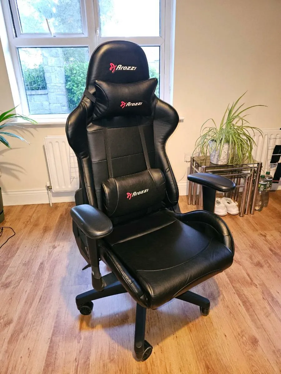 Arozzi Gaming Chair Black Leather - Image 1