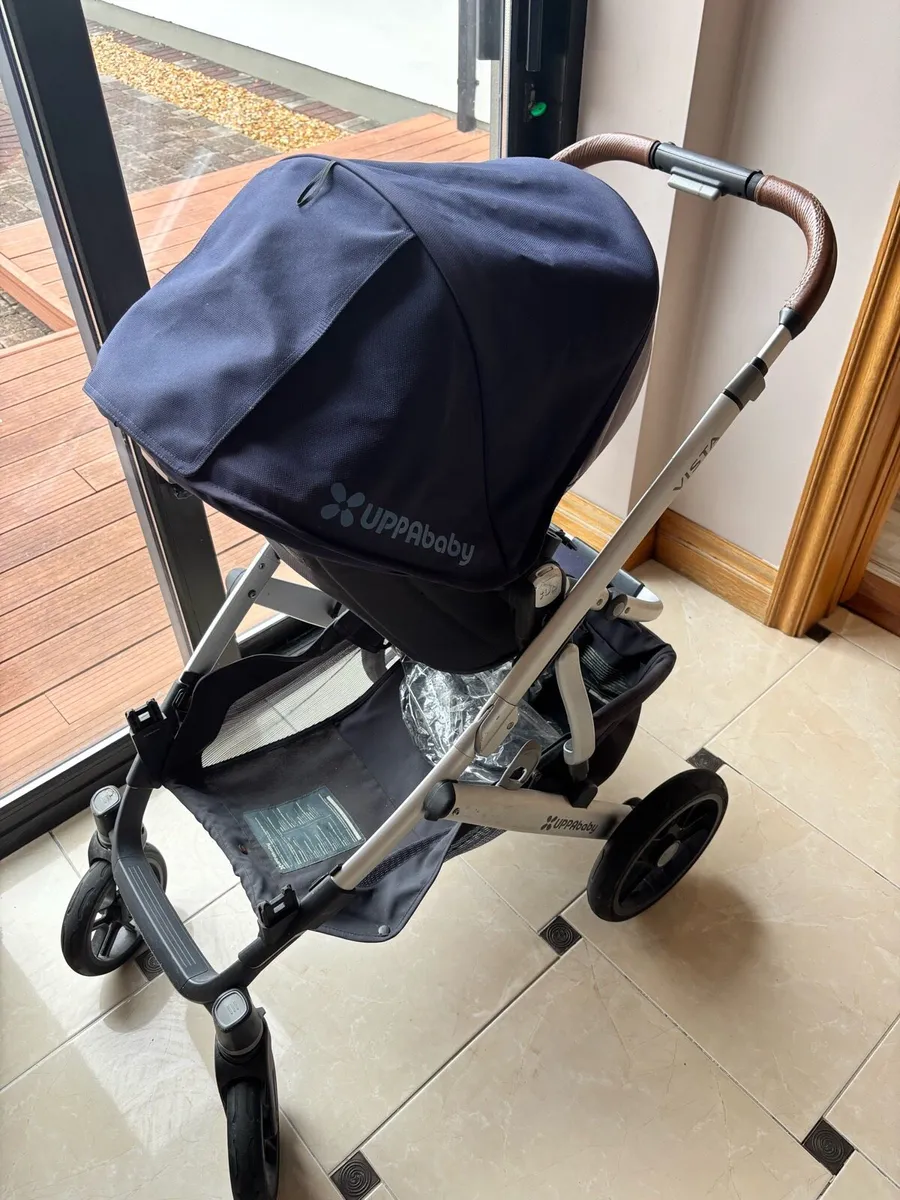 Uppa Baby Vista & Isofix Car seat Complete Set - Image 2