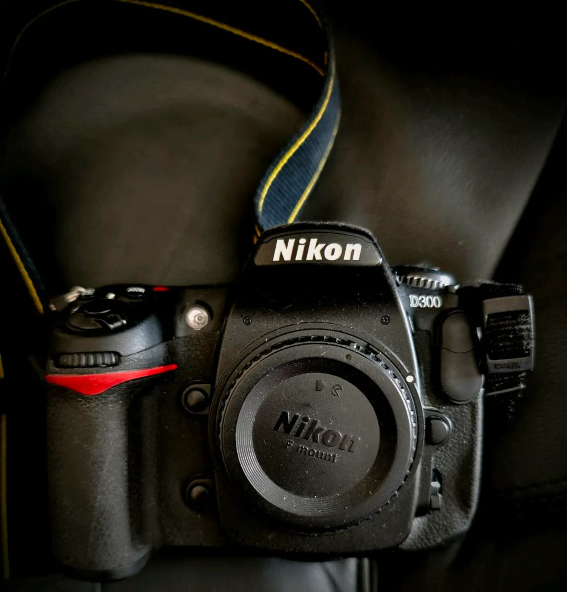Nikon D300  3k shutter count!! - Image 1