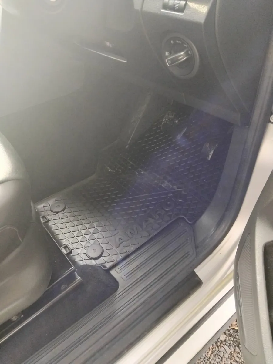 Volkswagen Amarok V6 DSG Auto 2018 - NO VAT - Image 4