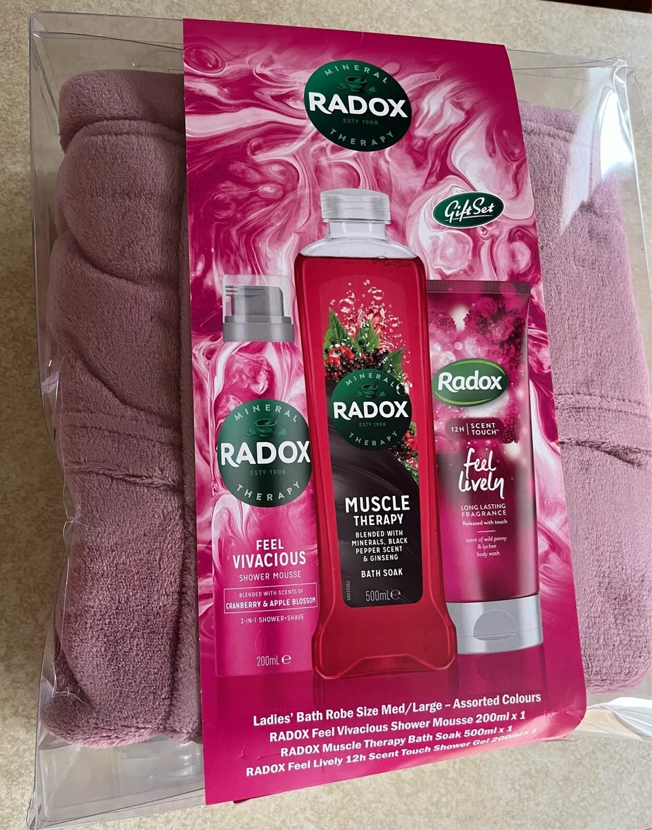 Radox Women’s Gift Set w Bath Robe M-L-New in box - Image 2