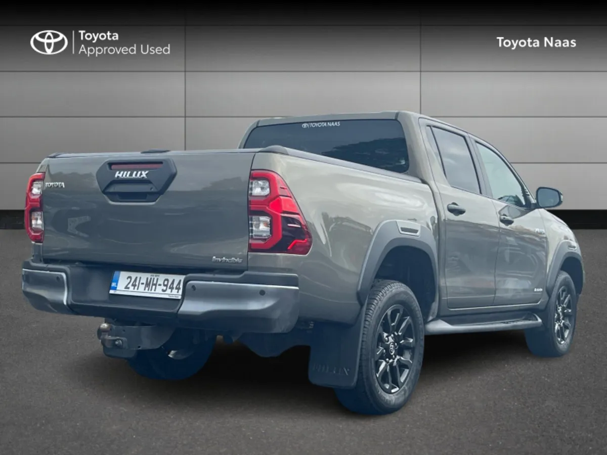 Toyota Hilux 2.8 INVINCIBLE AUTO 4DR - Image 2