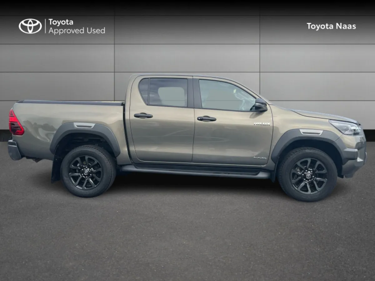 Toyota Hilux 2.8 INVINCIBLE AUTO 4DR - Image 3