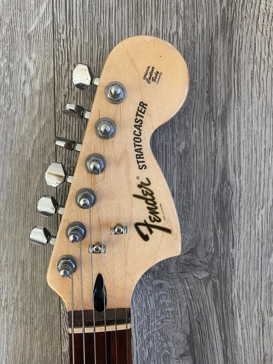 Electric guitar - Image 2