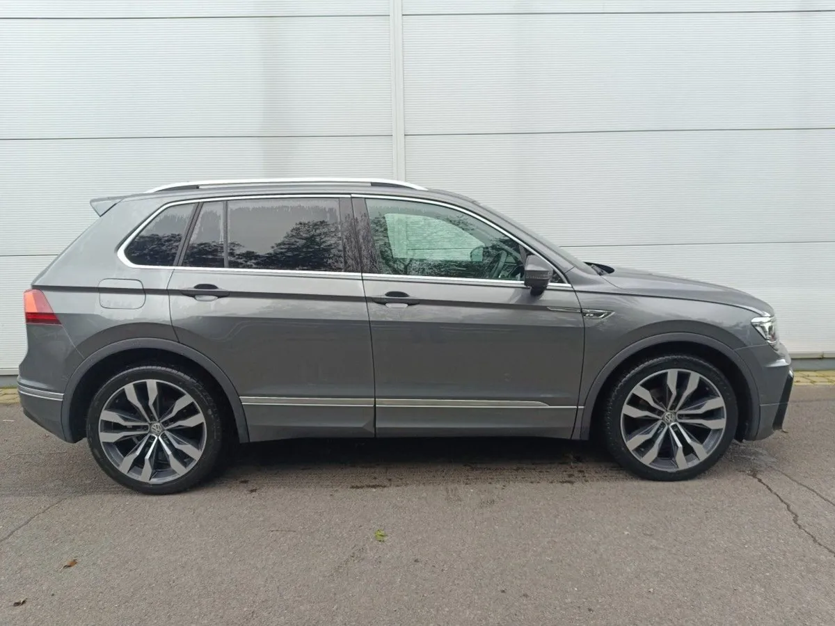 Volkswagen Tiguan 2.0 TDI 150HP R-line M6F Sunroo - Image 2