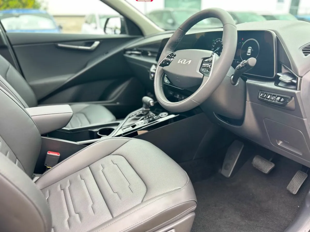 Kia Niro 1.6 K3 Plug in Hybrid (finance at 3.9%Apr - Image 2