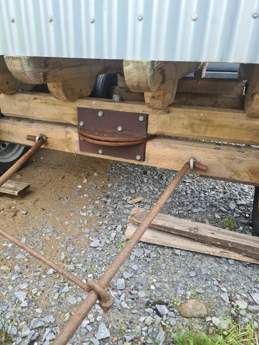 Children's Shepherd Hut - Image 4