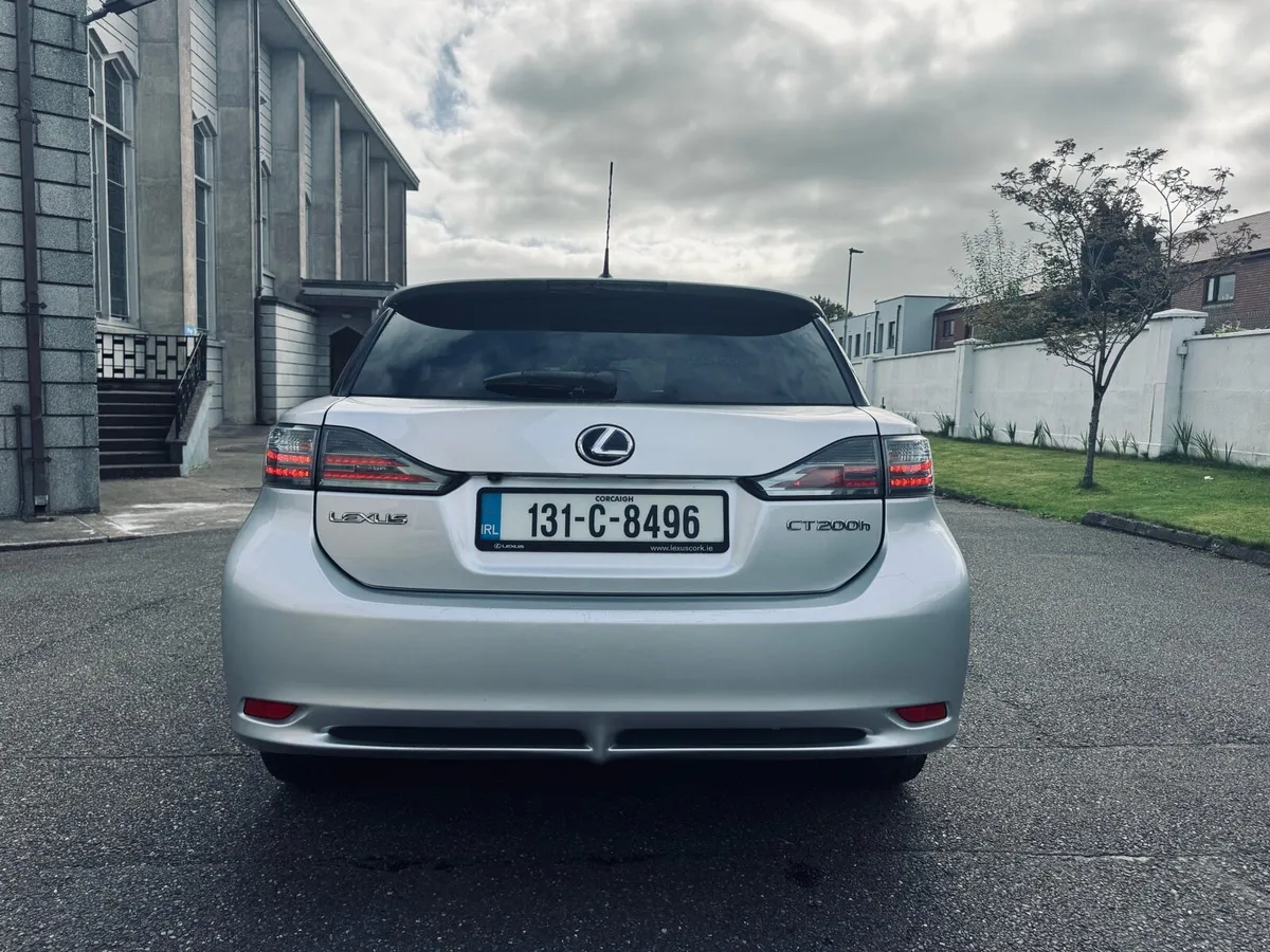 Lexus CT200h High Spec Mint Condition - Image 4