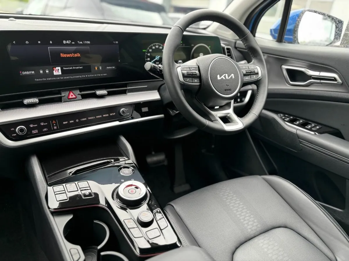 Kia Sportage 1.6 Plug In Hybrid (0% Finance availa - Image 4