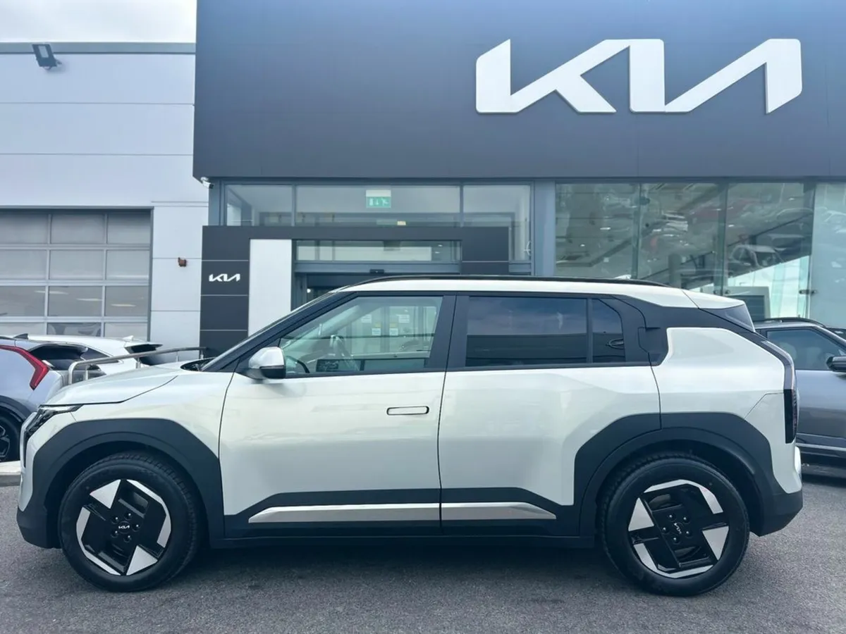 Kia EV3 Earth 2 (605km range) - Image 2