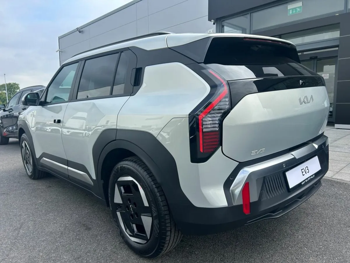 Kia EV3 Earth 2 (605km range) - Image 3