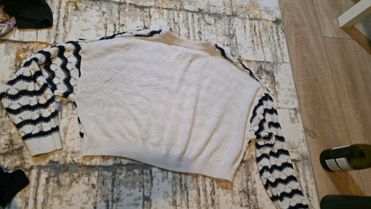 Set of 2 trendy crop tops - Image 3