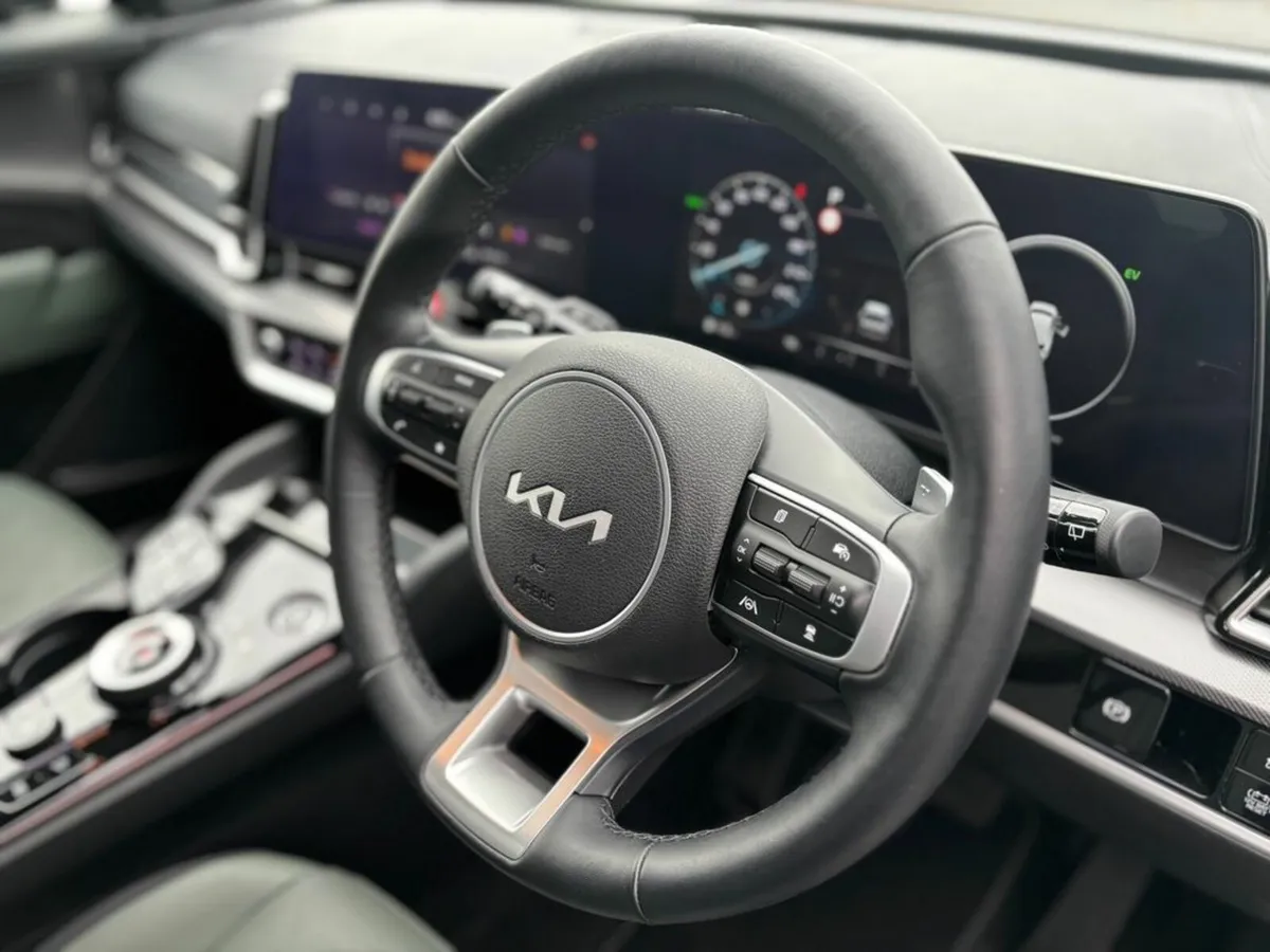 Kia Sportage 1.6 Hybrid Automatic - Image 2