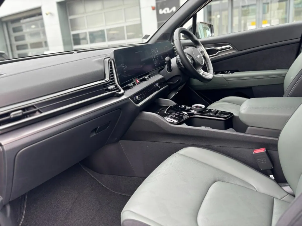 Kia Sportage 1.6 Hybrid Automatic - Image 4