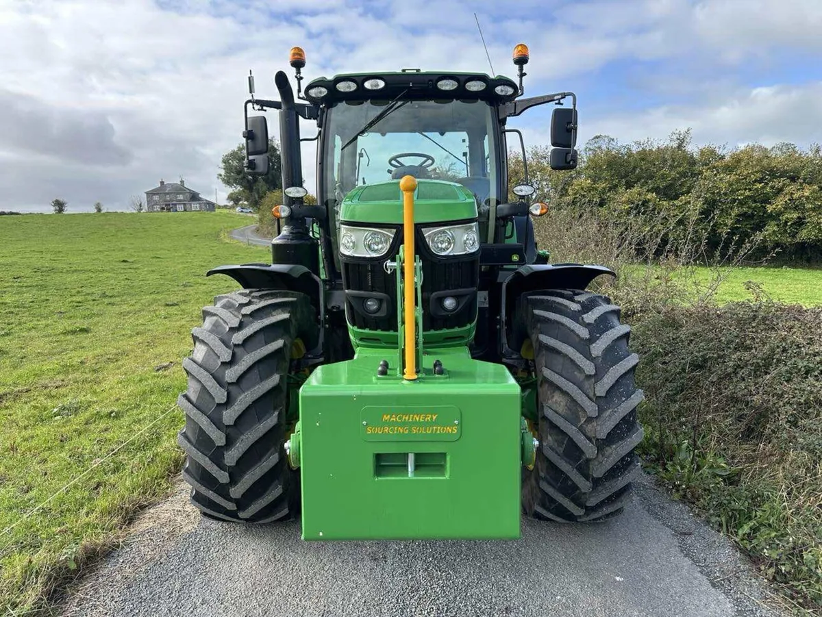 191 JOHN DEERE 6155R **50km/hr AutoQuad** - Image 4