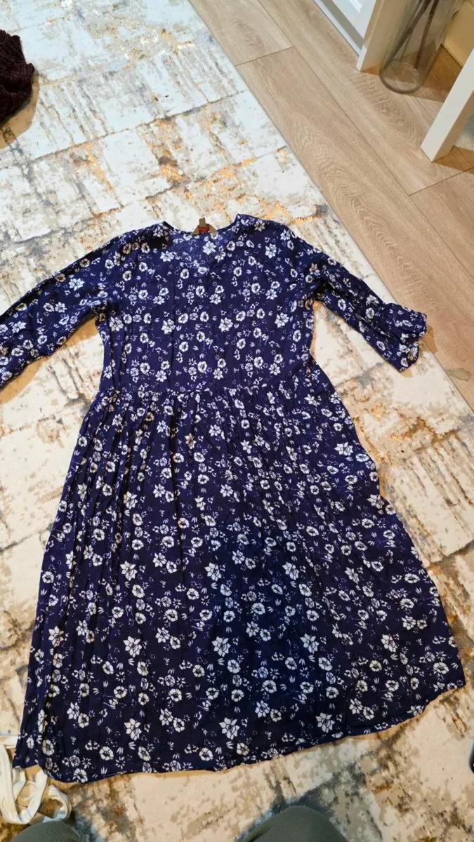 Set of 2 floral dresses - Image 2