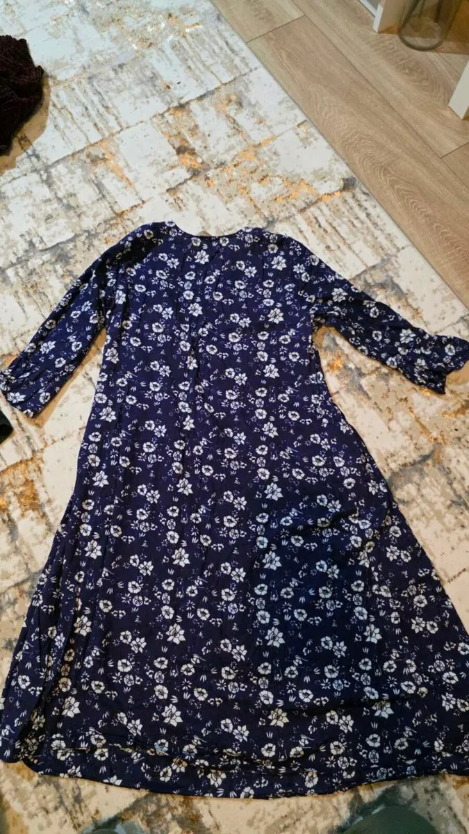 Set of 2 floral dresses - Image 3