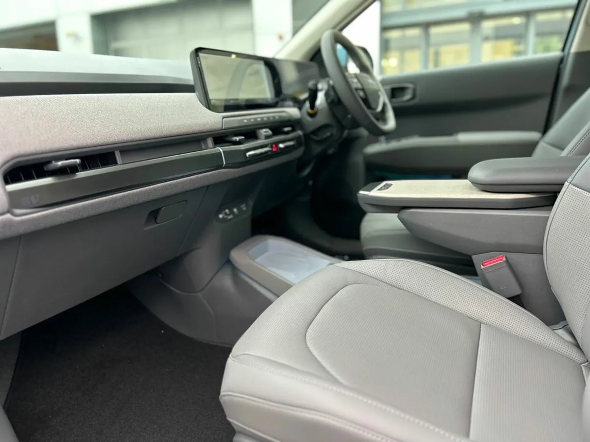 Kia EV3 Earth 3 (585km range) - Image 2