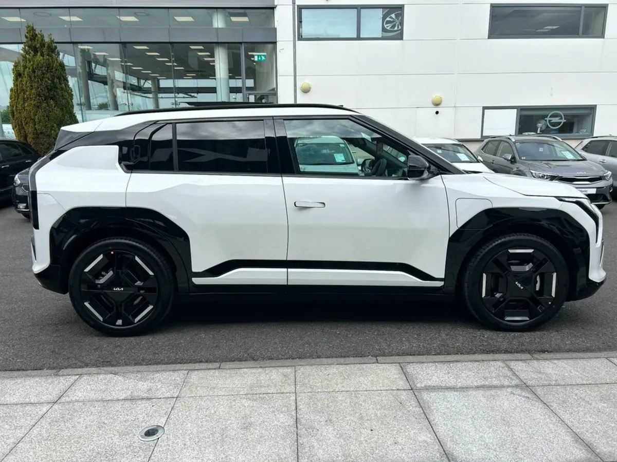 Kia EV3 GT Line (585km range) - Image 4