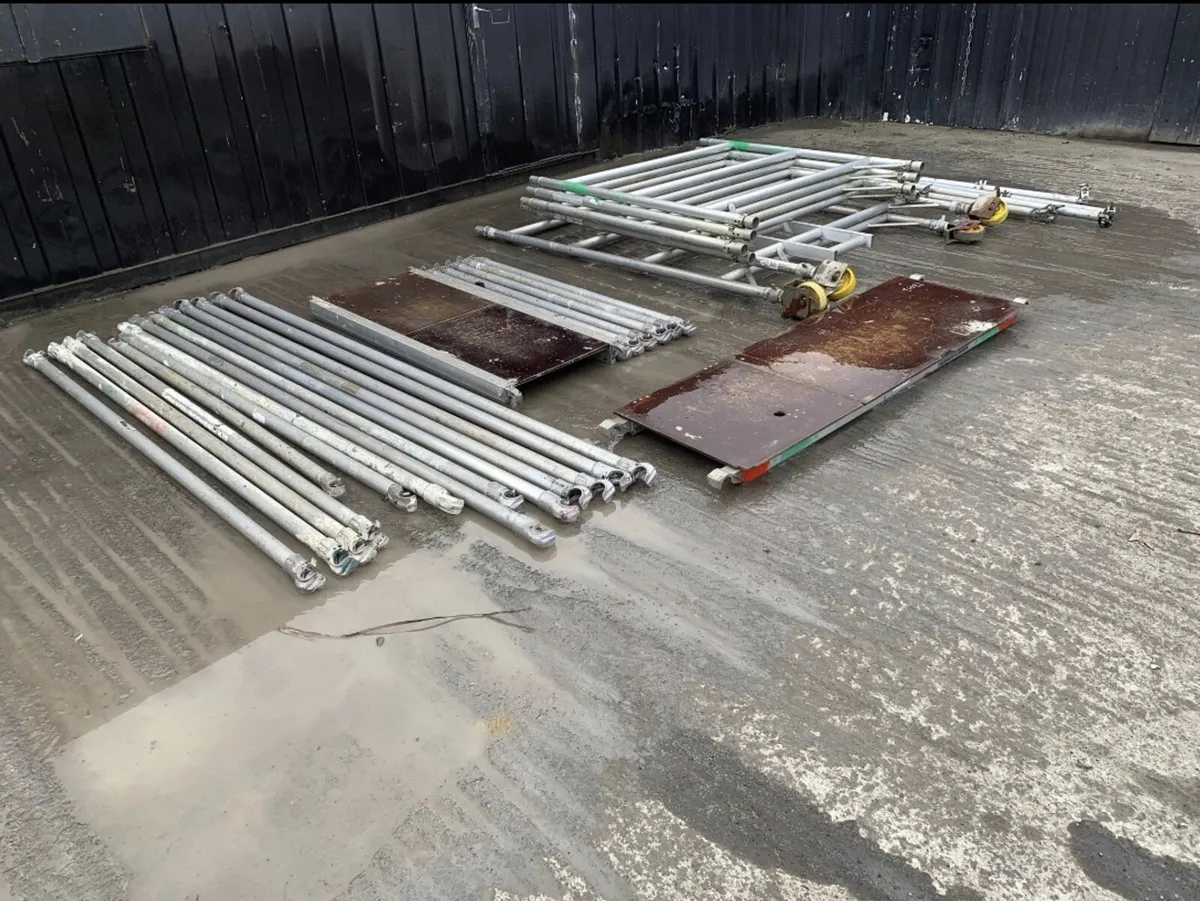 Job Lot of Scaffold Towers  Stock - Image 1