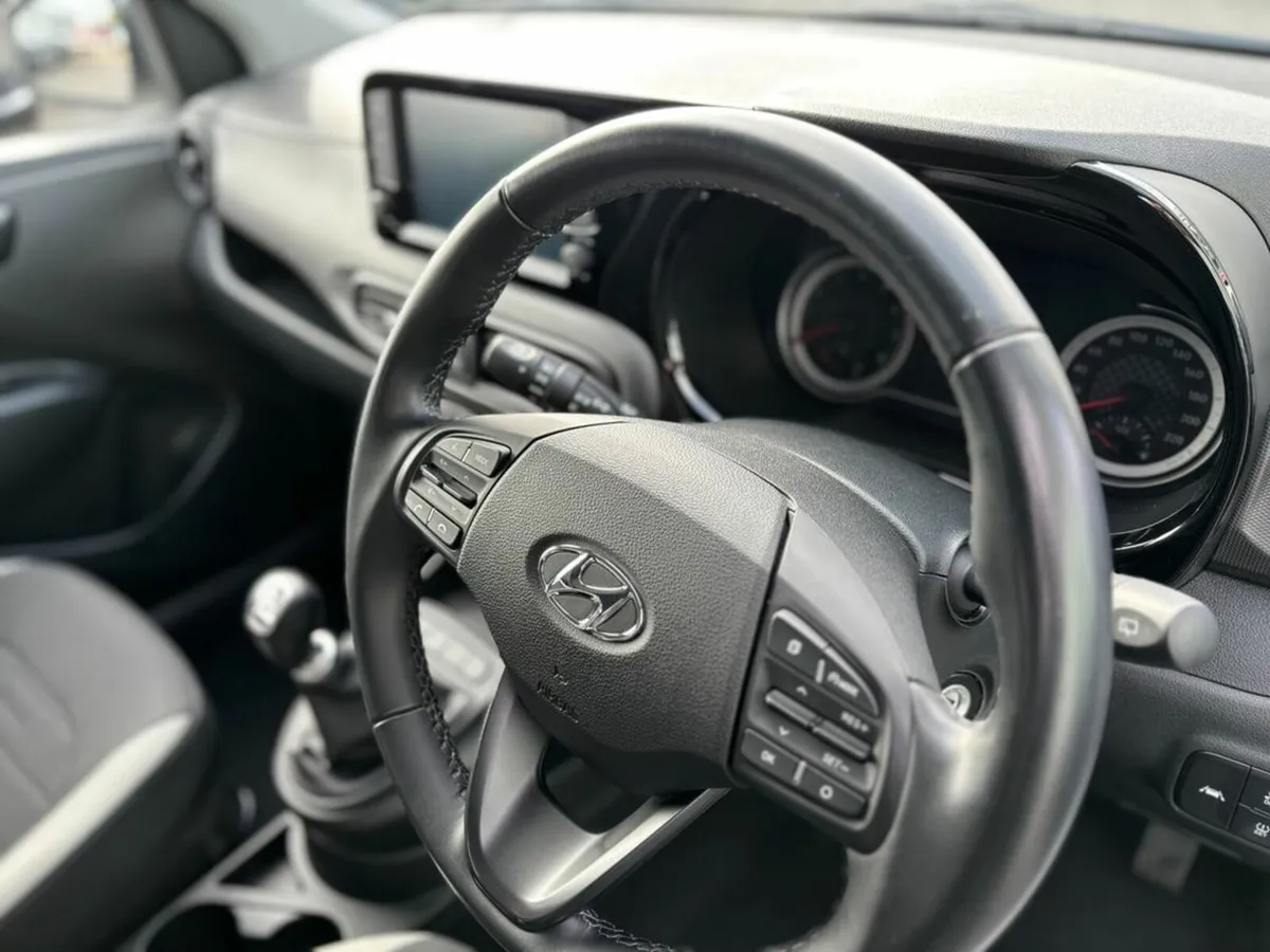 Hyundai i10 1.0 Deluxe Plus - Image 2