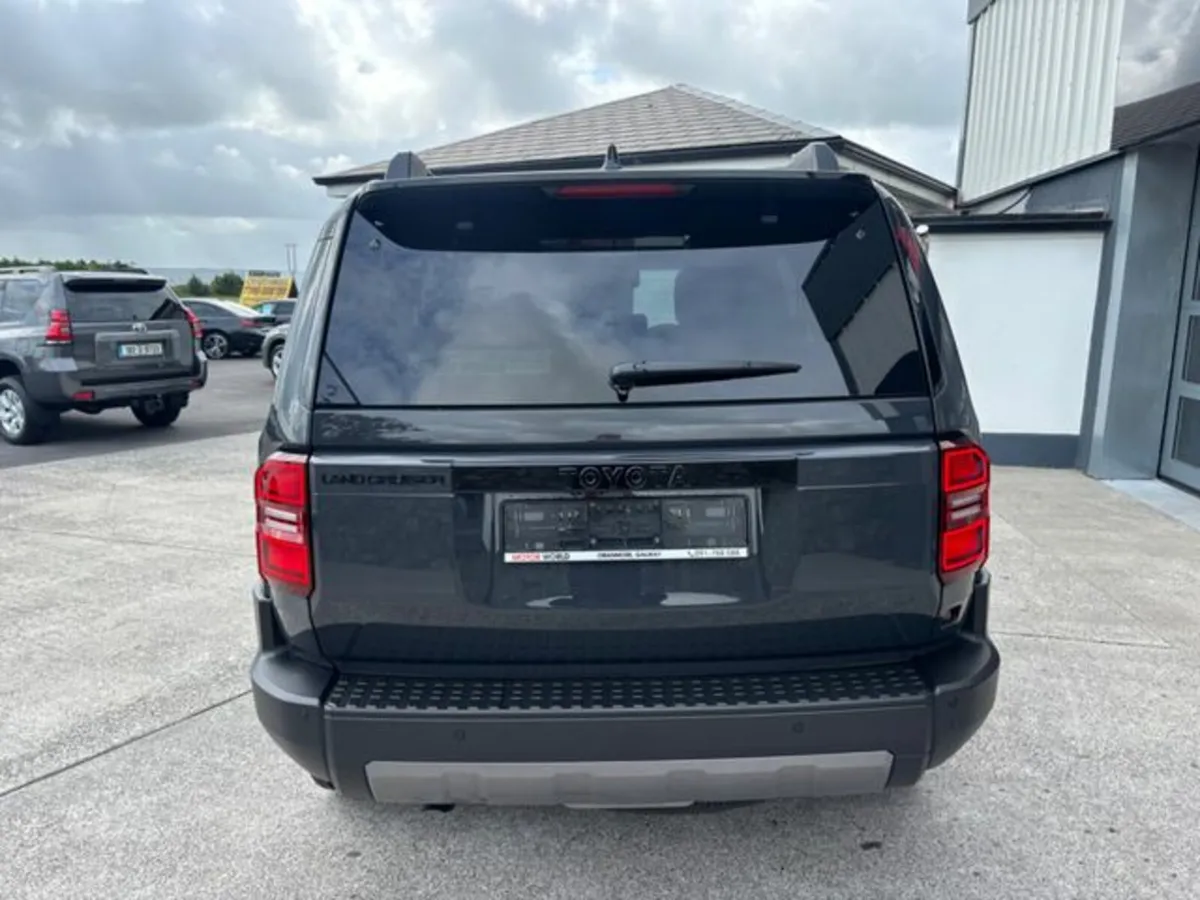 Toyota Land Cruiser 2.8D Invincible Auto 4WD 10 Ye - Image 3