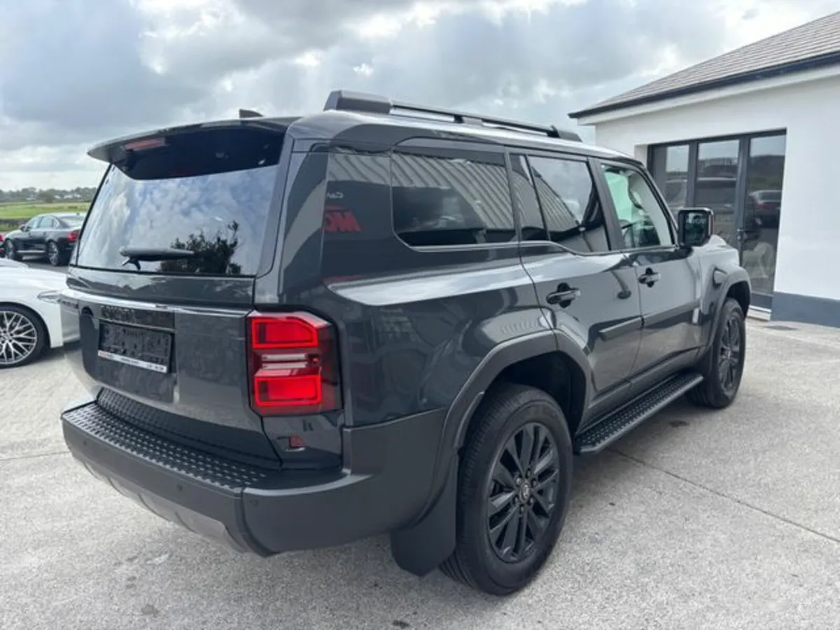Toyota Land Cruiser 2.8D Invincible Auto 4WD 10 Ye - Image 4
