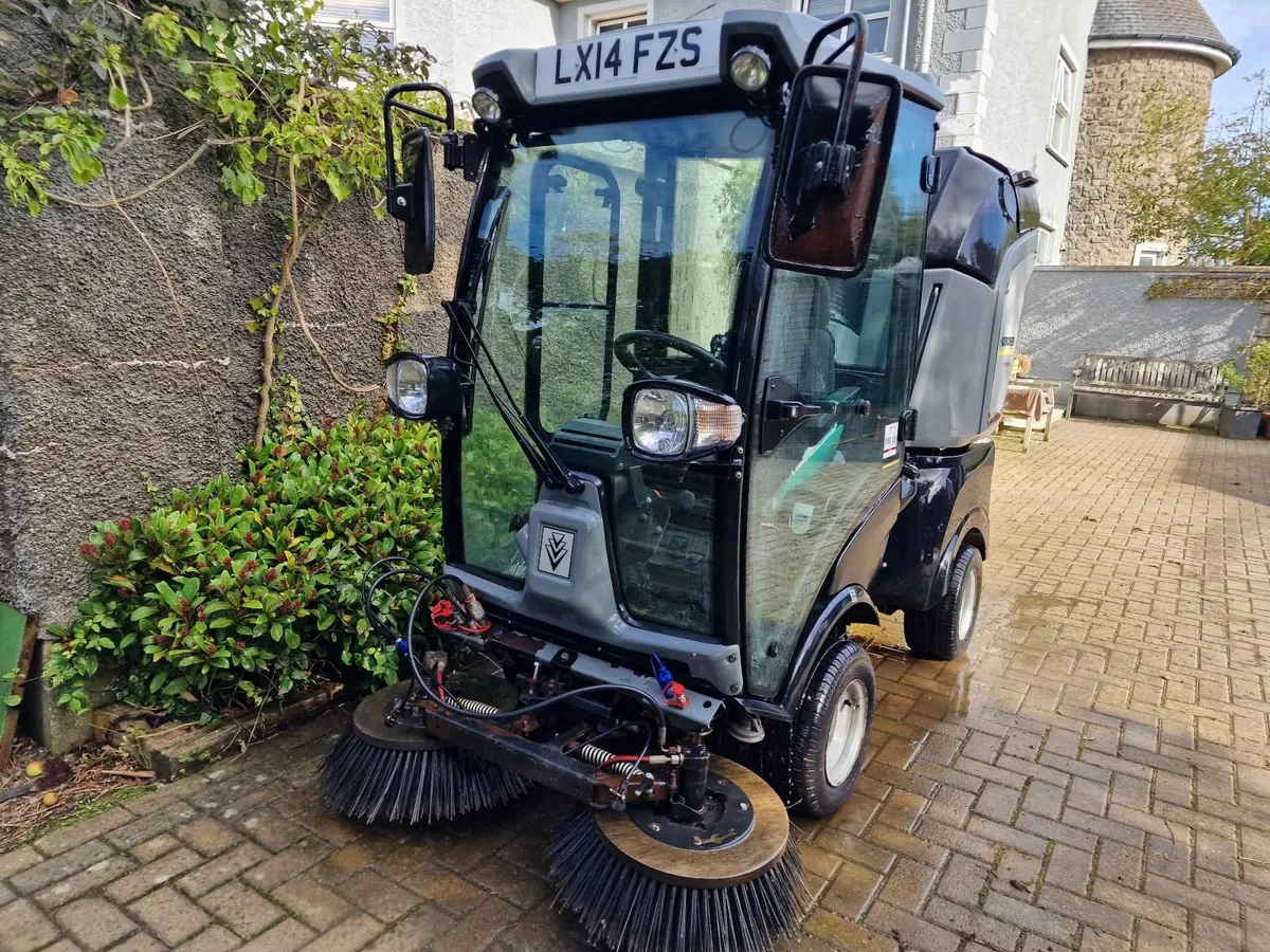 Karcher MC50 diesel road sweeper roadsweeper - Image 1