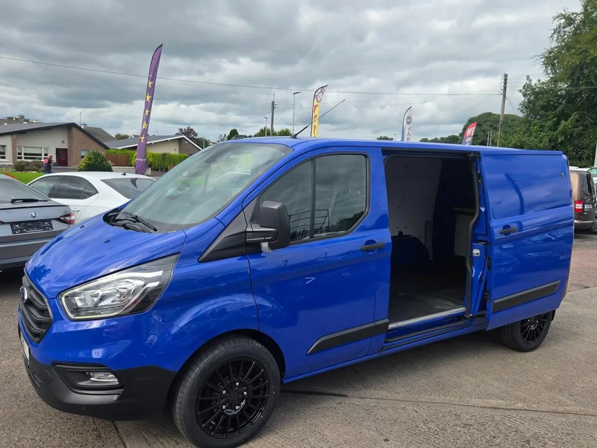 Ford Transit Custom 300 TREND P/V ECOBLUE - Image 2