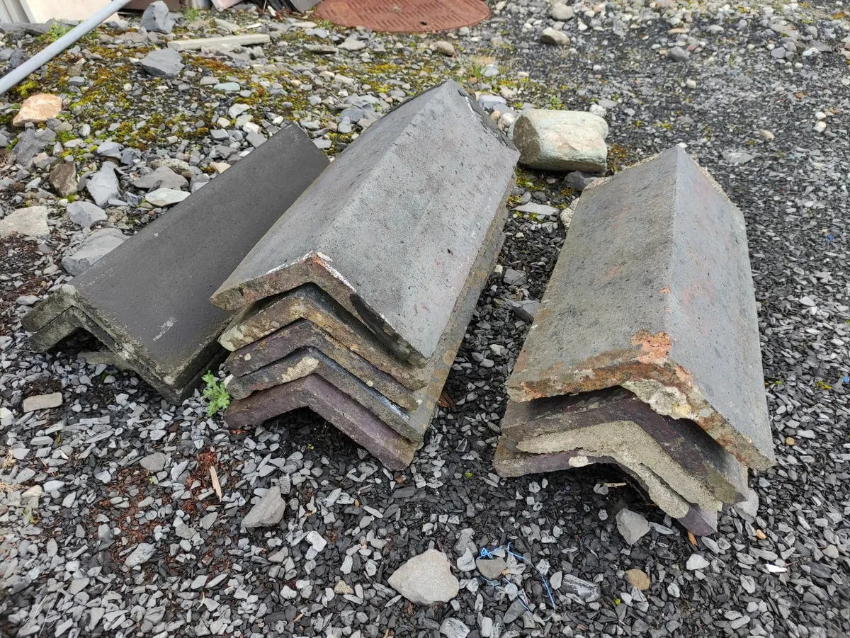 Clay / Concrete Ridge Tiles