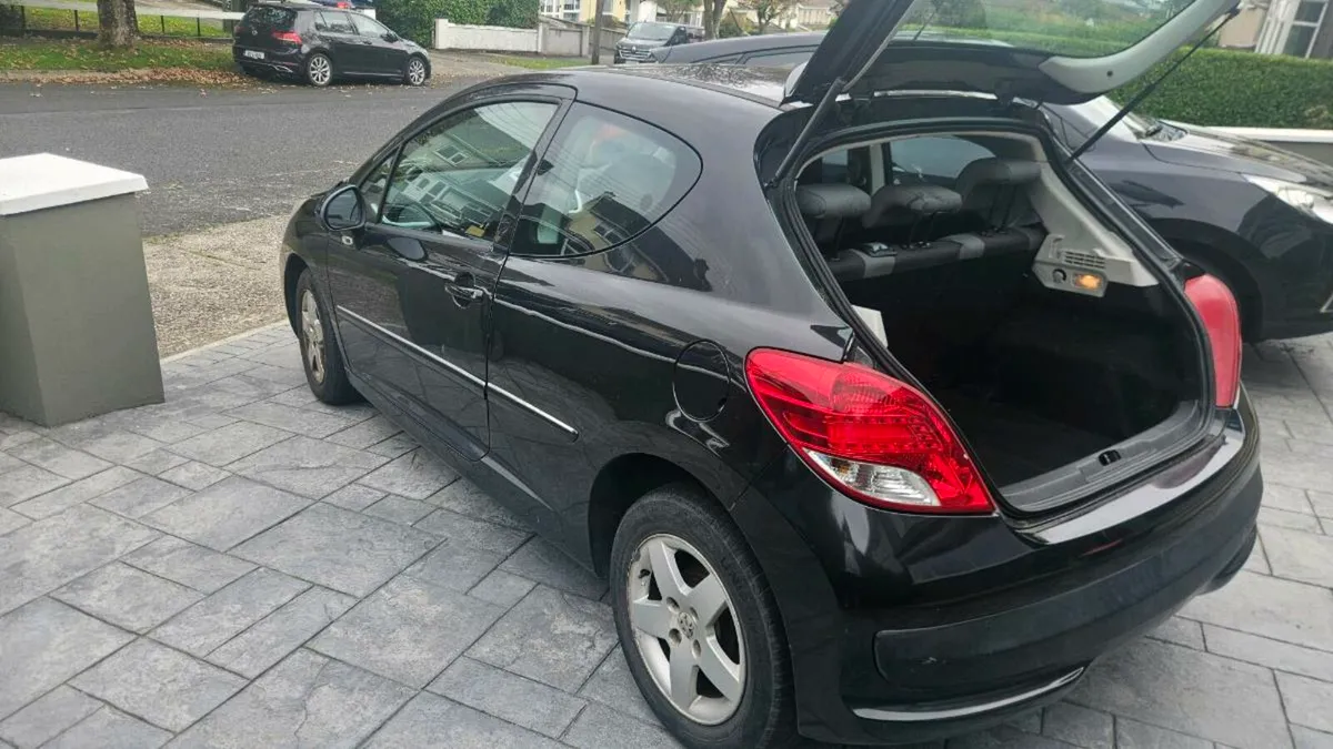 Peugeot 207 - Image 2