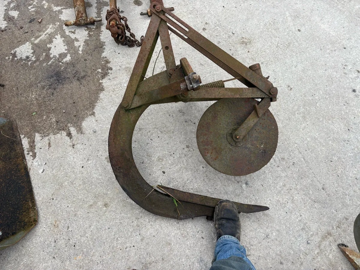 Ferguson vintage machinery - Image 4